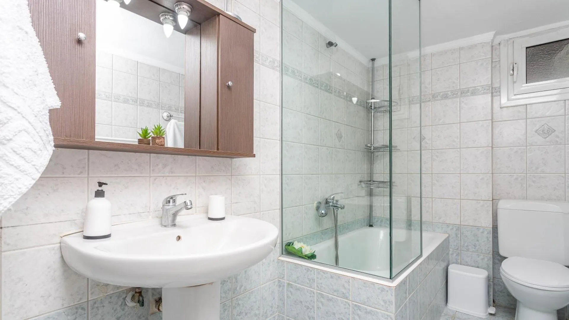 Georgias Apartments Nea Fokea 0*,  Greece